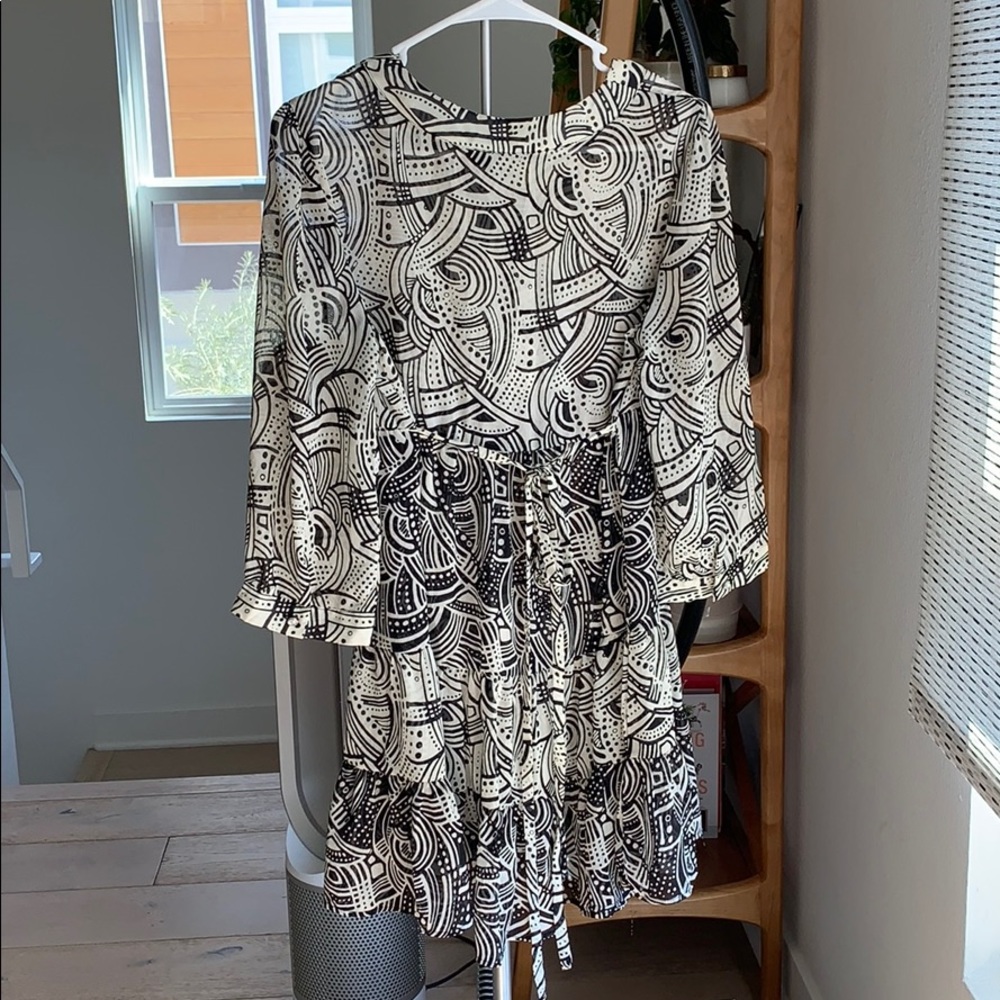 Essentials By Milano Sheer, Patterned Tunic - image 4